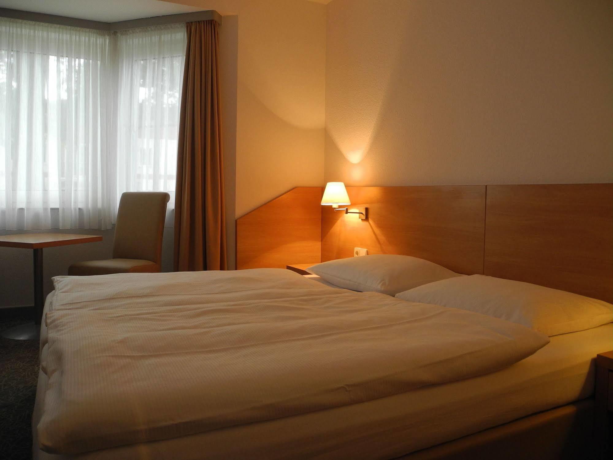 Hotel Havel Lodge Berlin Bagian luar foto
